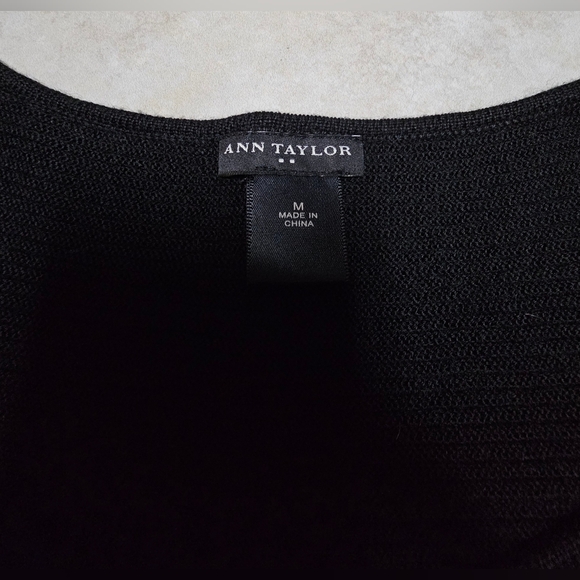 Ann Taylor sweater dress black medium - Picture 3 of 4